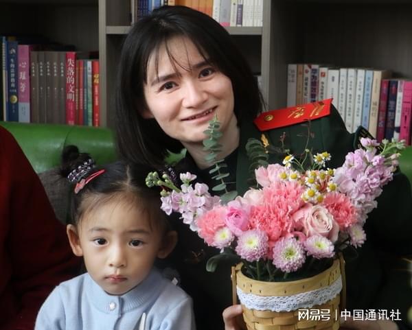 警青海省总队通信女兵开展三八妇女节暖心活动CQ9电子最新网站巾帼芳华温暖军营——武(图5)